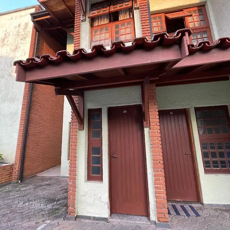 Pe Na Areia Na Praia Das Toninhas - Villagio 24 Porto Feliz Ubatuba Exterior photo